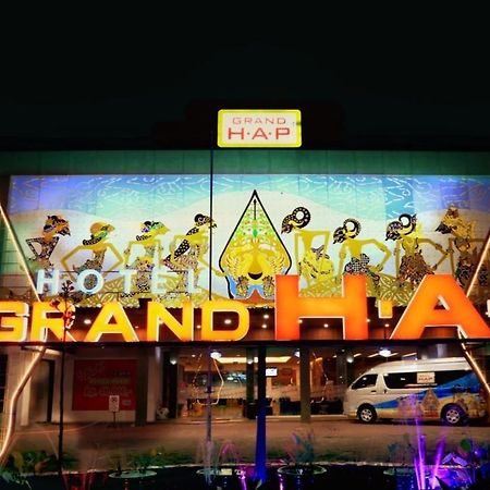 グランド Hap ホテル スラカルタ エクステリア 写真